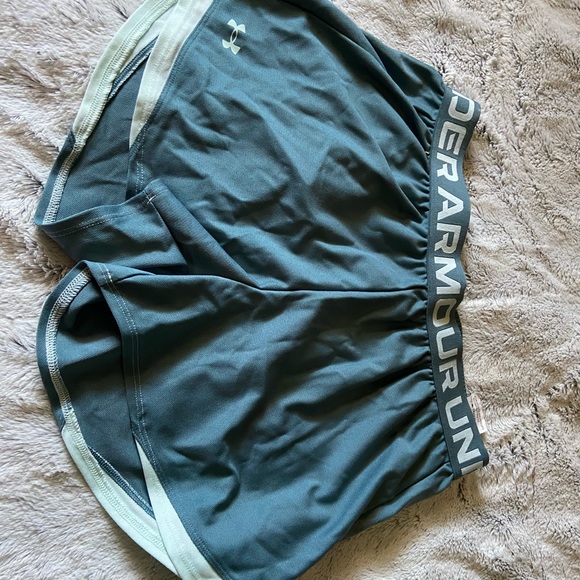 Athletic shorts - Picture 1 of 3